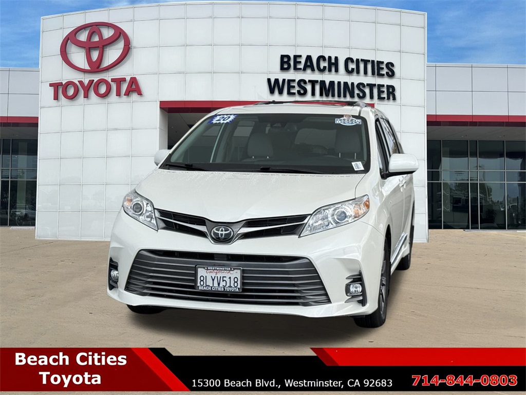2020 Toyota Sienna XLE photo 3