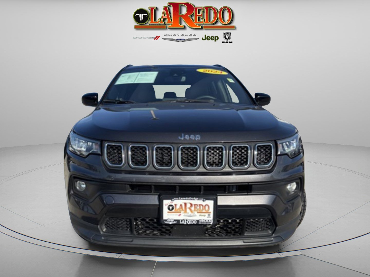 2024 Jeep Compass Latitude photo 2