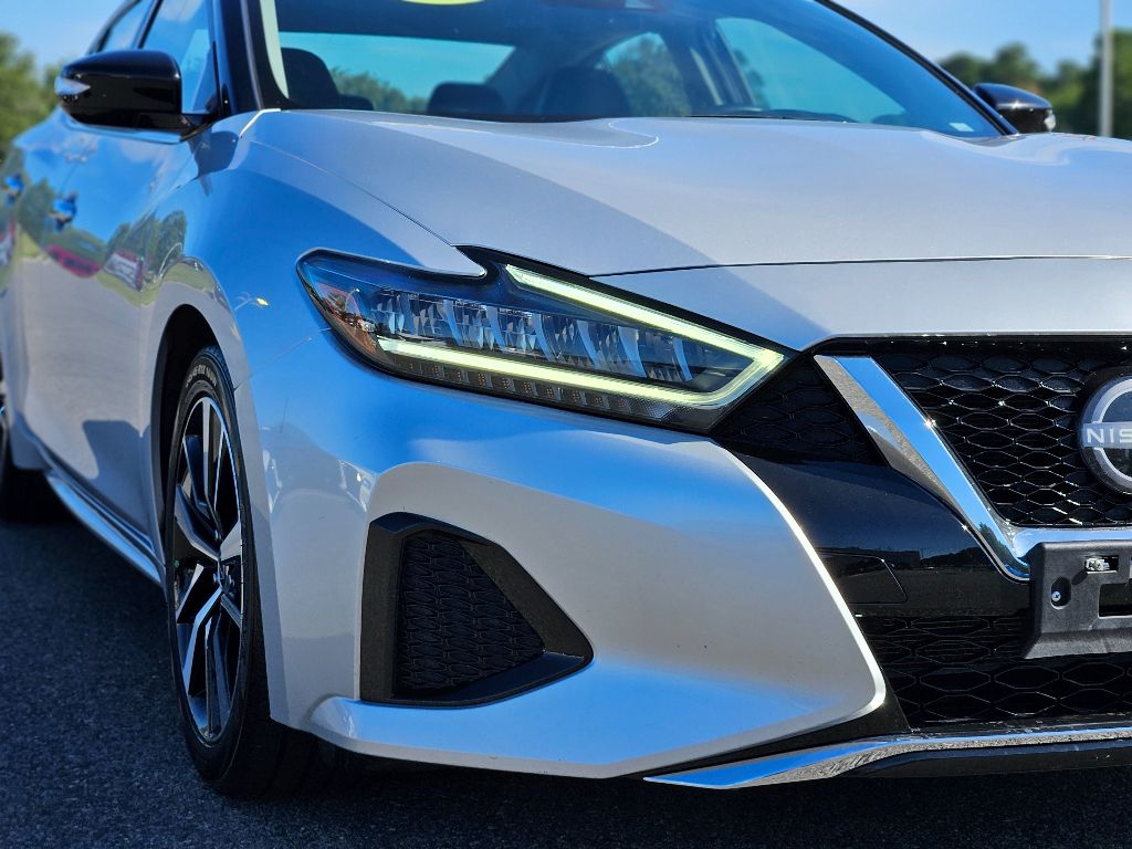 2023 Nissan Maxima SV photo 9