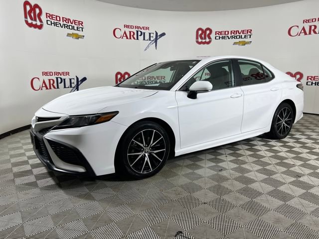 2024 Toyota Camry SE photo 2