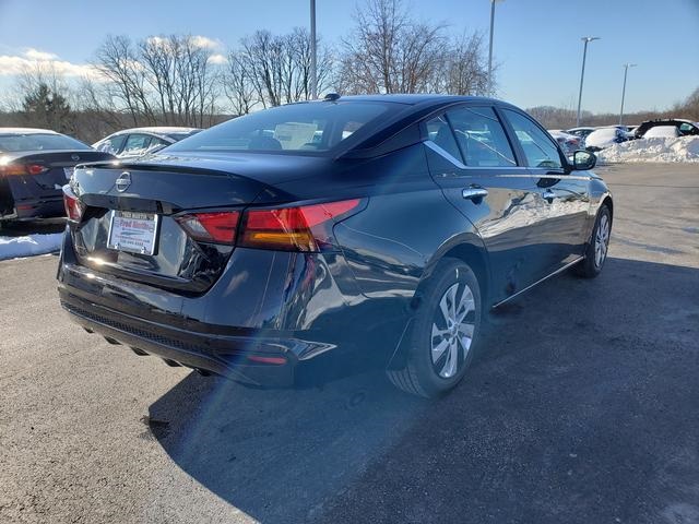 2025 Nissan Altima S photo 6