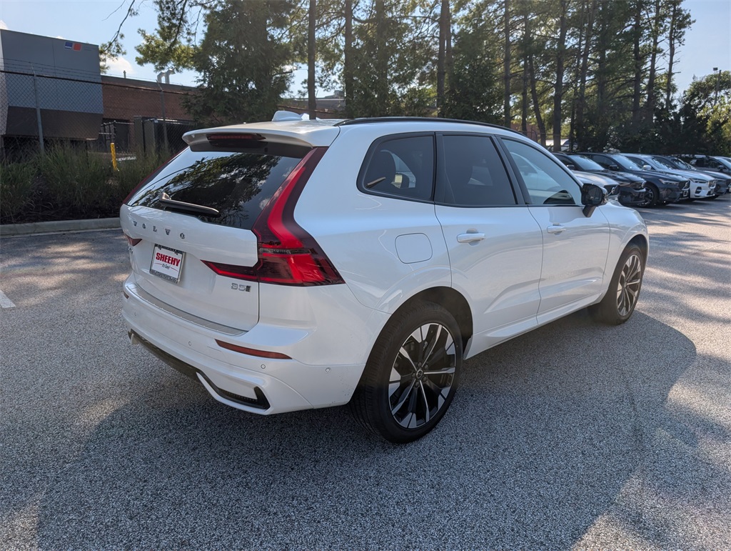 2026 Volvo XC60 B5 Plus photo 25