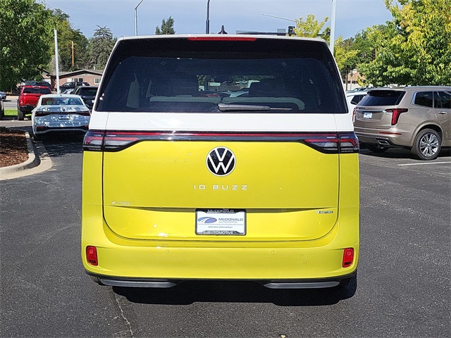 2025 Volkswagen ID. Buzz Pro Plus photo 4