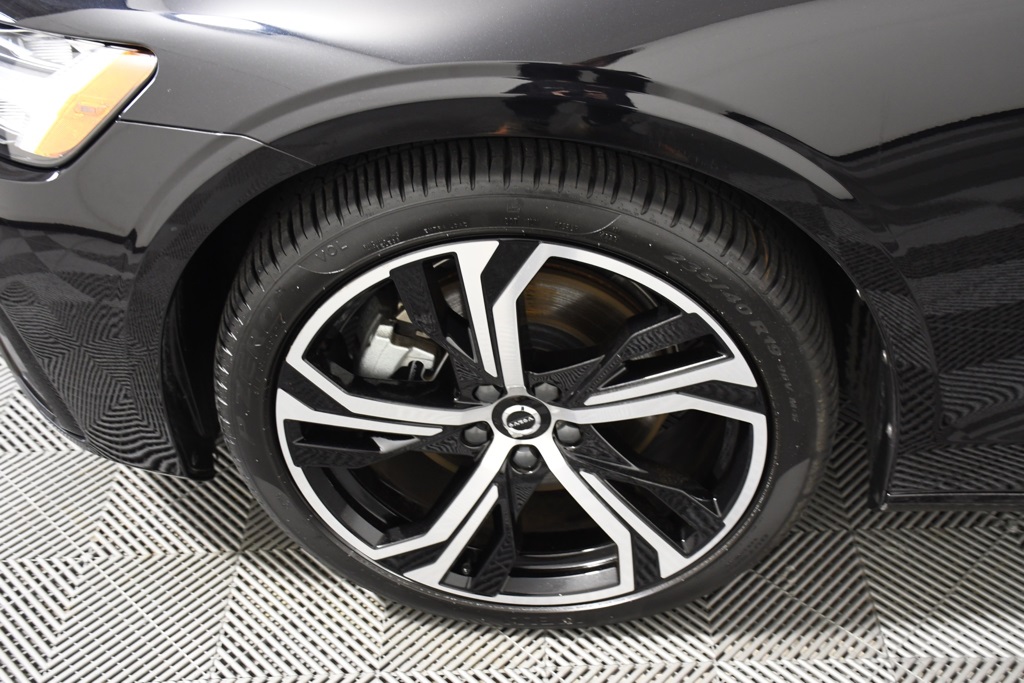 2024 Volvo S60 B5 Core photo 11