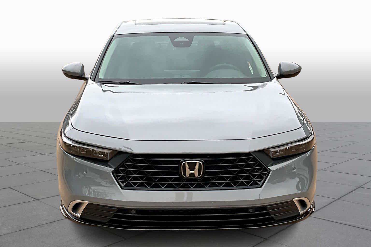 2025 Honda Accord Hybrid Touring photo 2