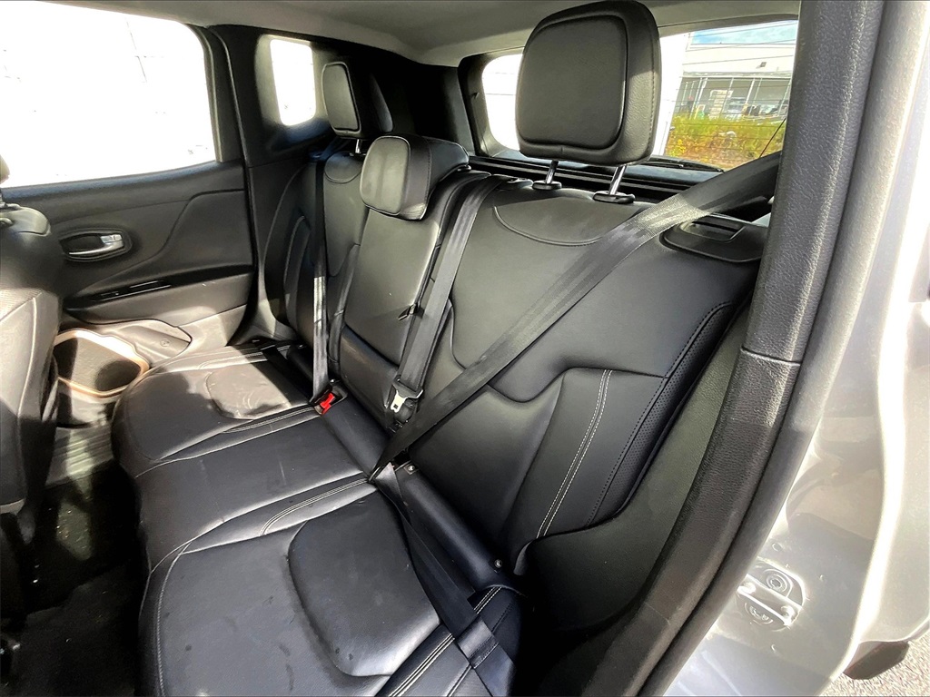 2017 Jeep Renegade Limited photo 13