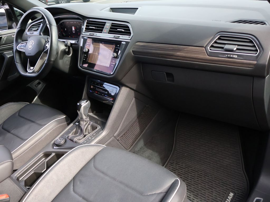 2022 Volkswagen Tiguan SEL Premium R-Line photo 9