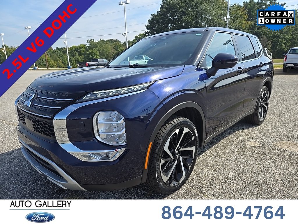 2024 Mitsubishi Outlander SE's photo