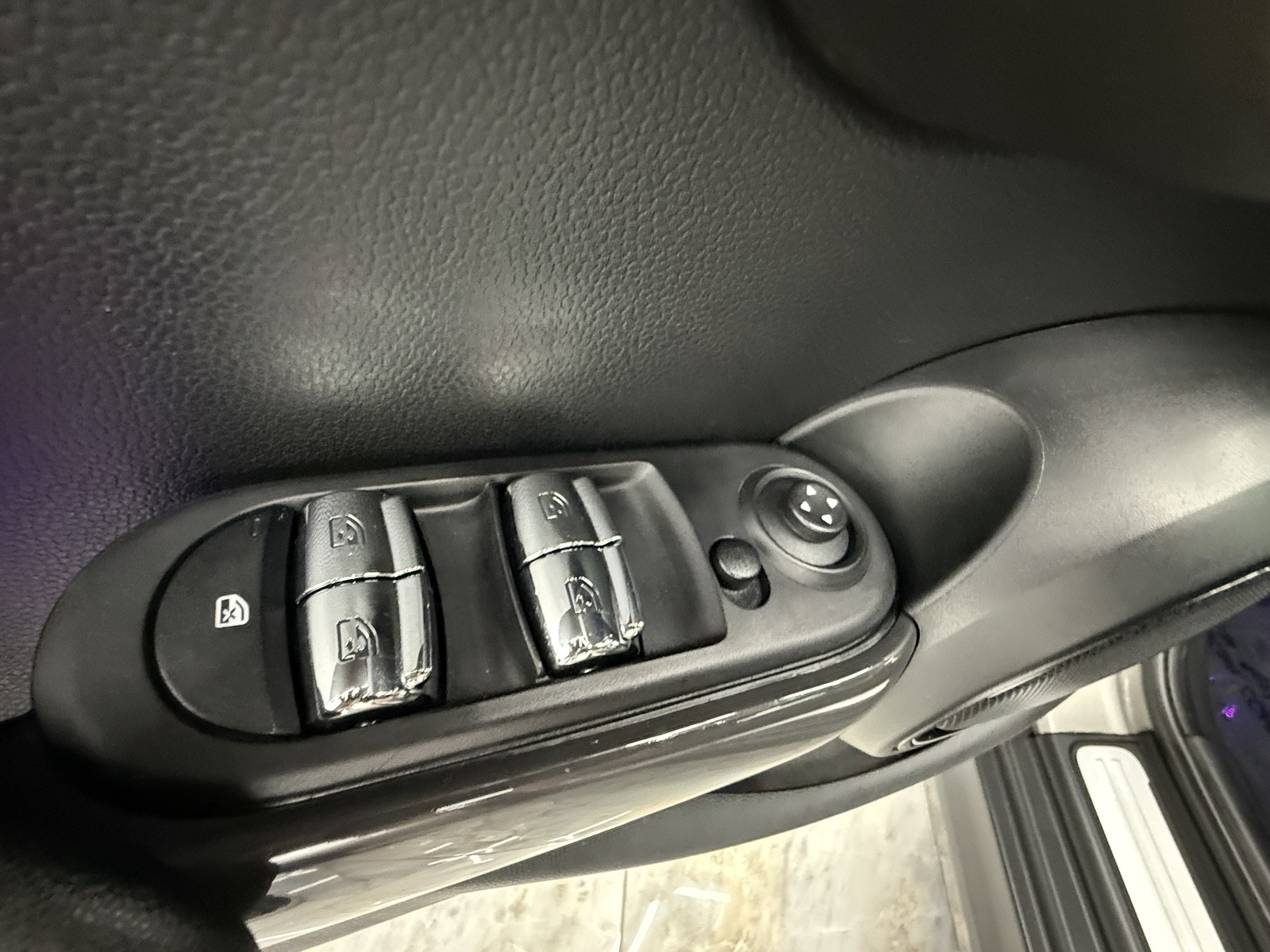 2017 Mini Cooper Hardtop photo 24