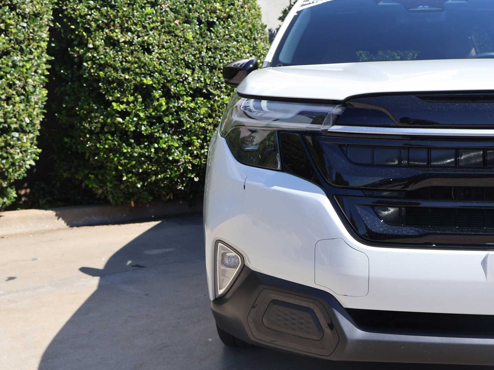 2025 Subaru Forester Touring photo 3