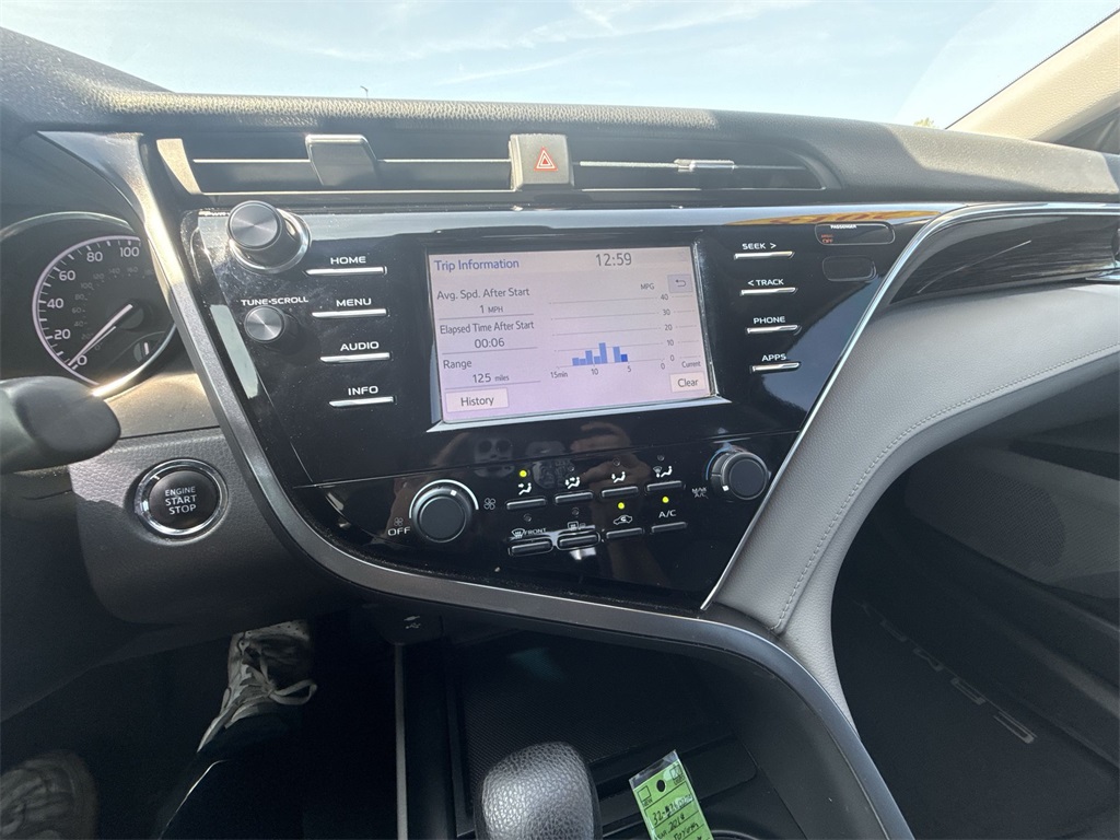 2018 Toyota Camry LE photo 12