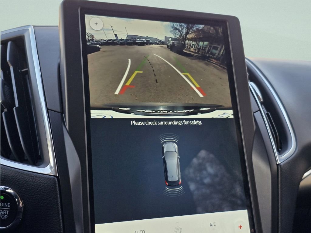 2022 Ford Edge Titanium photo 4