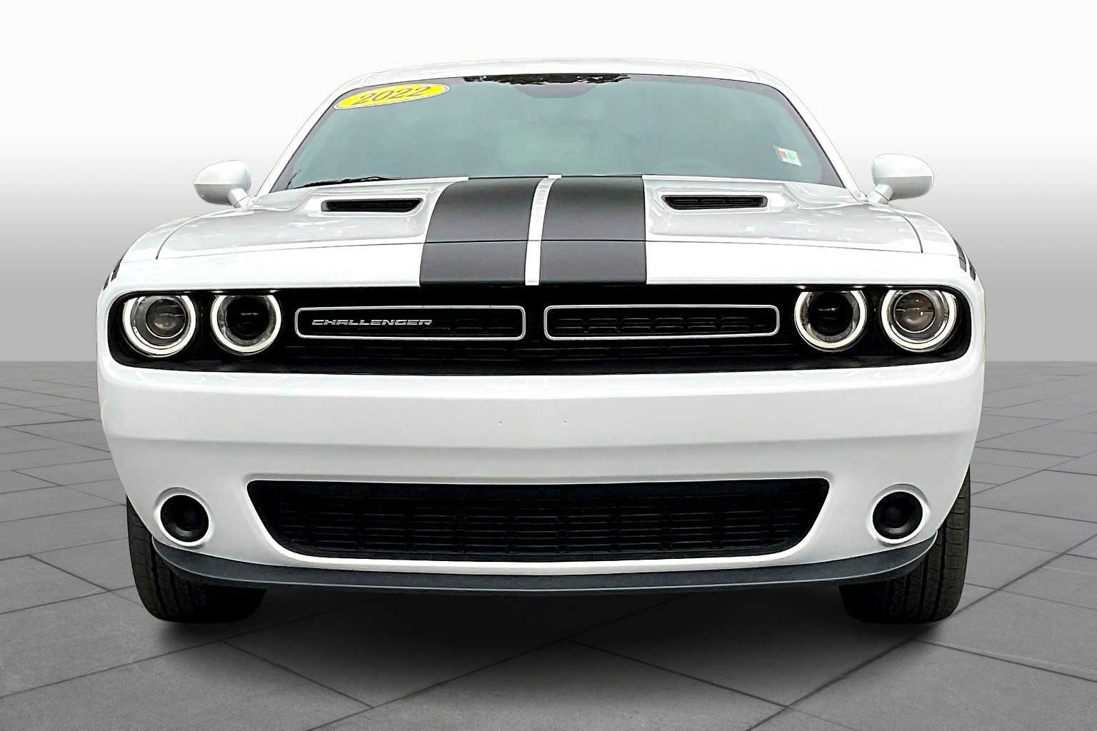 2022 Dodge Challenger SXT photo 3