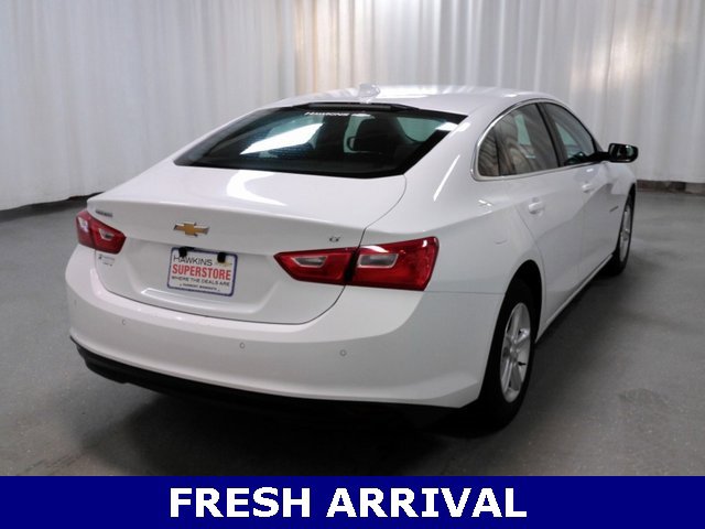 2024 Chevrolet Malibu 1LT photo 2