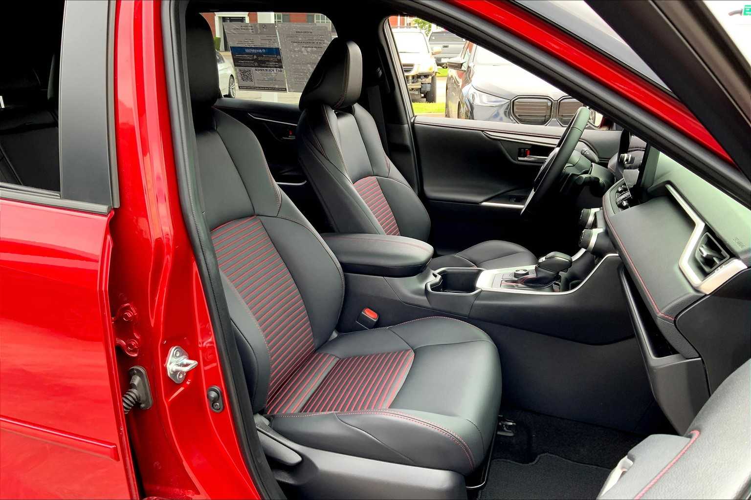 2025 Toyota RAV4 Hybrid XSE photo 15
