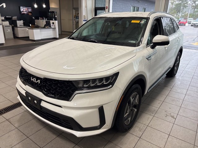 2022 Kia Sorento Hybrid S photo 2