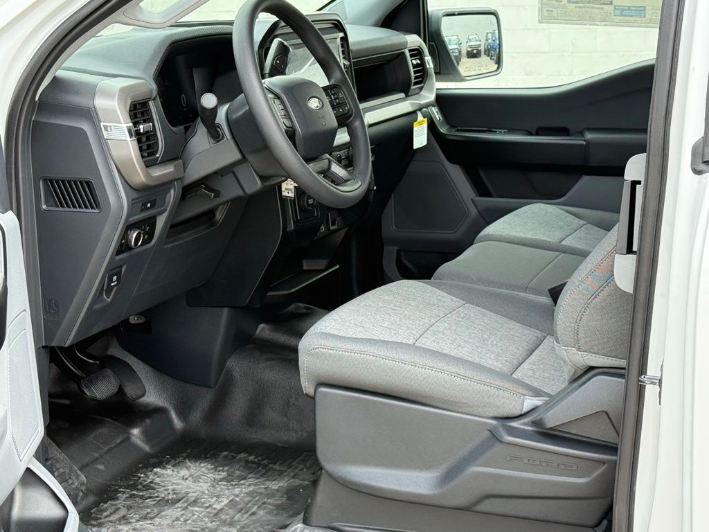 2025 Ford F-150 XL photo 6