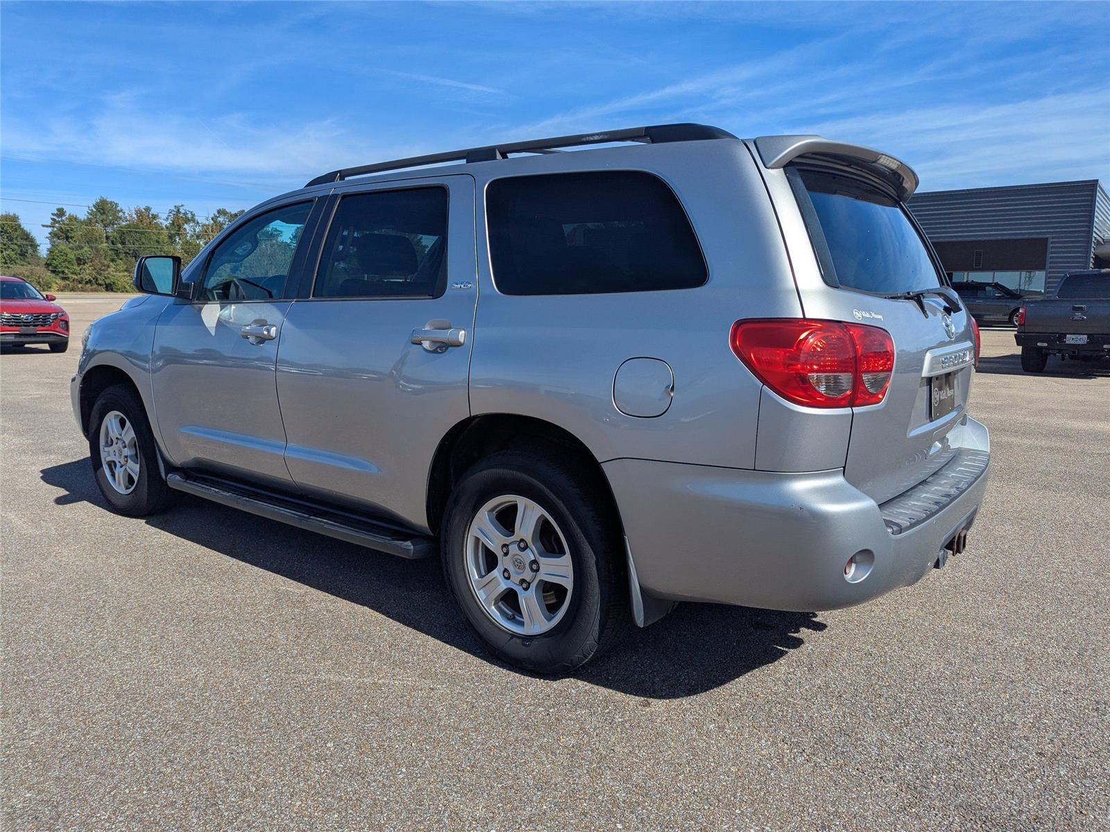 2013 Toyota Sequoia SR5 photo 3