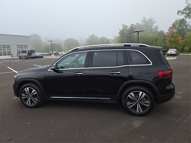 2026 Mercedes Benz GLB 250 4MATIC photo 3