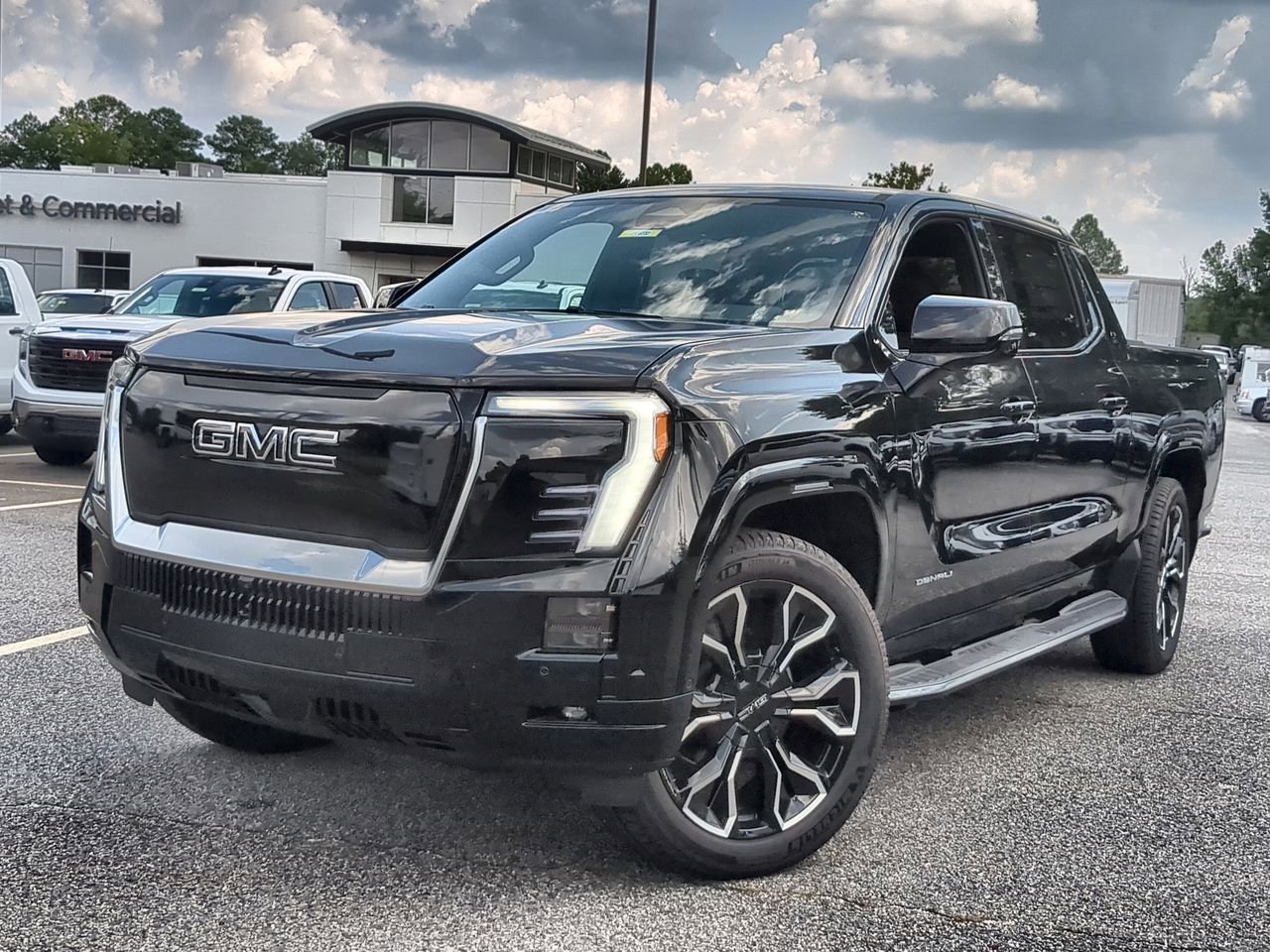 2025 GMC Sierra EV Denali's photo