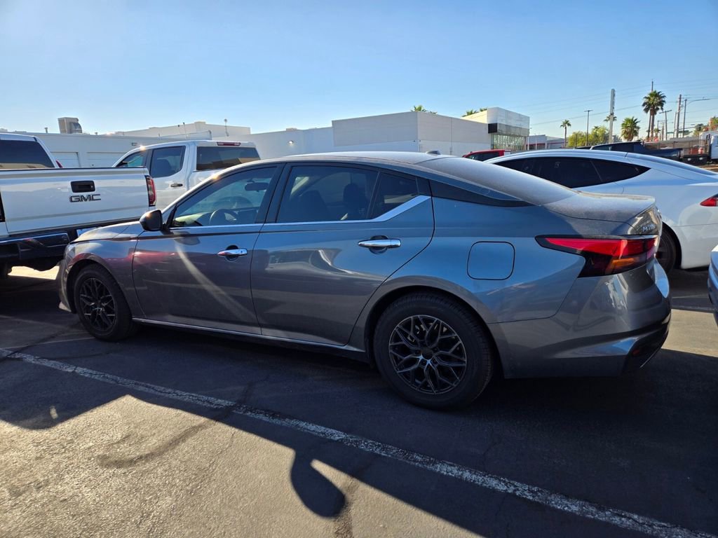 2019 Nissan Altima 2.5 S photo 2