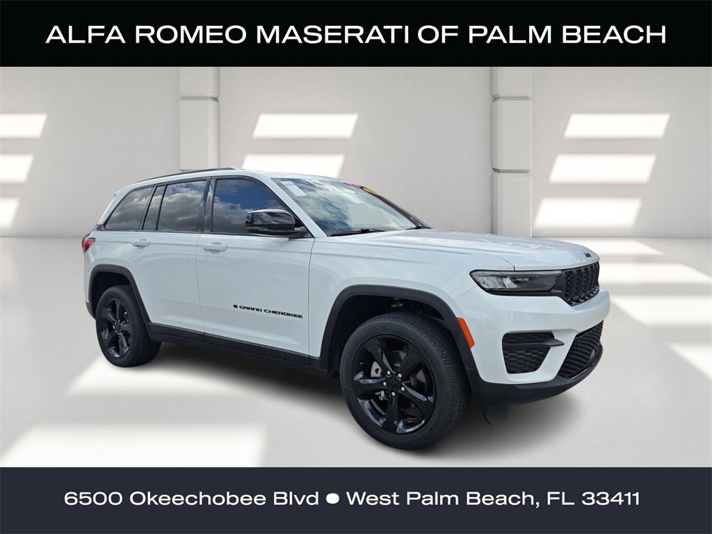 2022 Jeep Grand Cherokee Altitude's photo