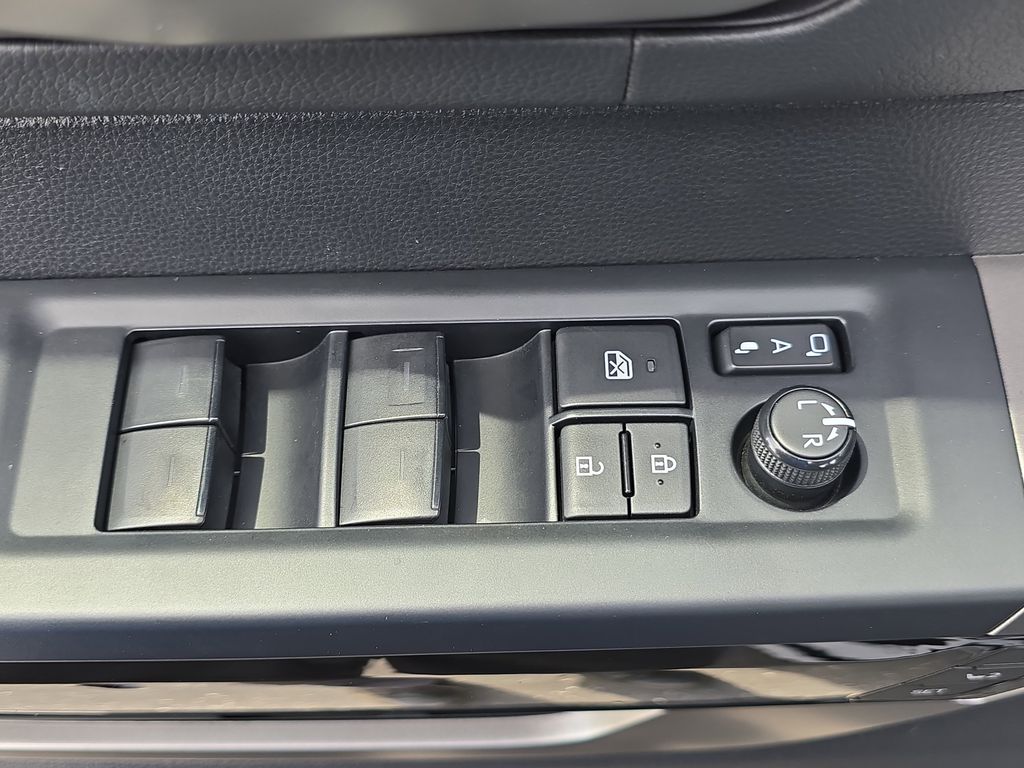 2023 Toyota Tundra Limited photo 24