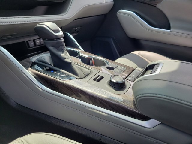 2020 Toyota Highlander Platinum photo 29