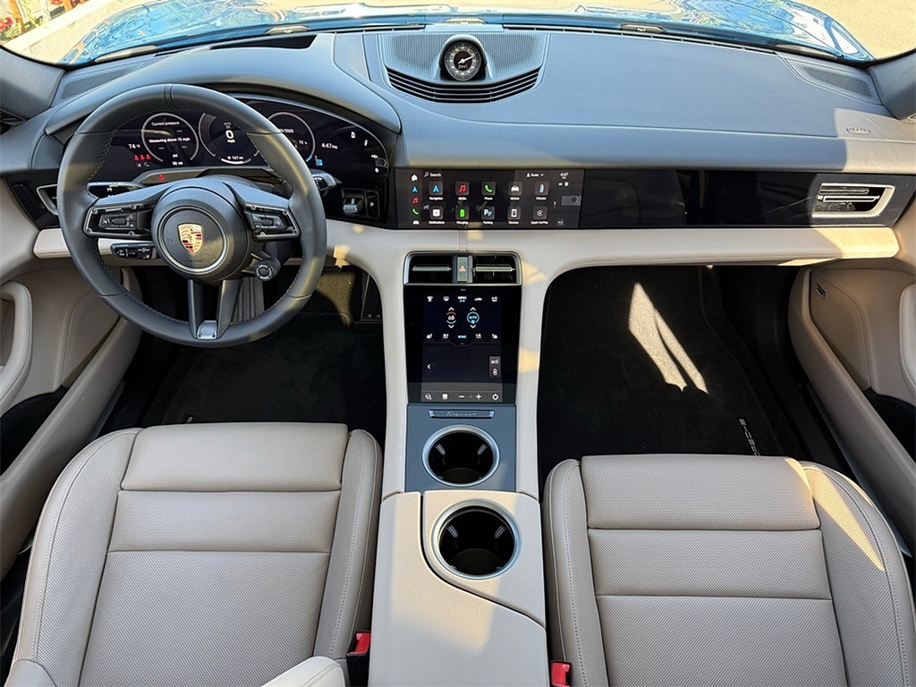 2025 Porsche Taycan 4S photo 12