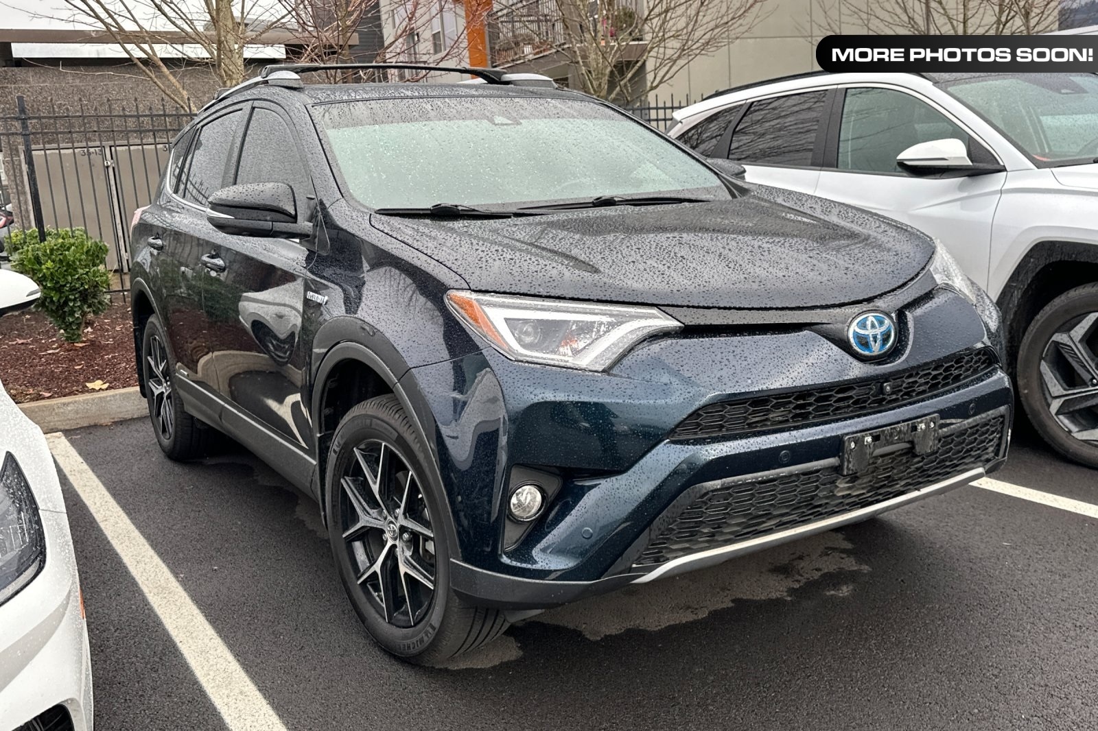 2017 Toyota RAV4 SE's photo