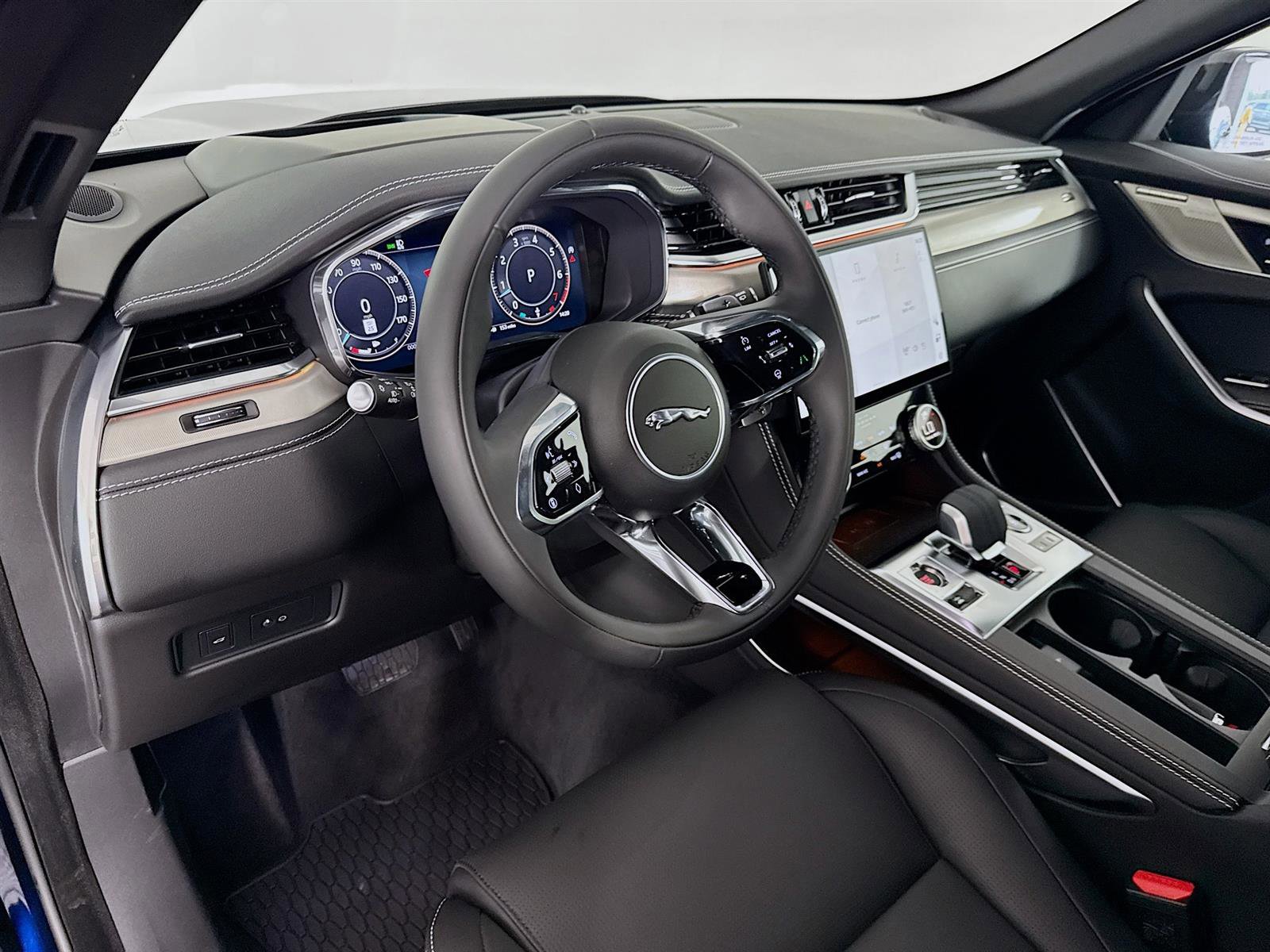 2026 Jaguar F-PACE P250 R-Dynamic S photo 8