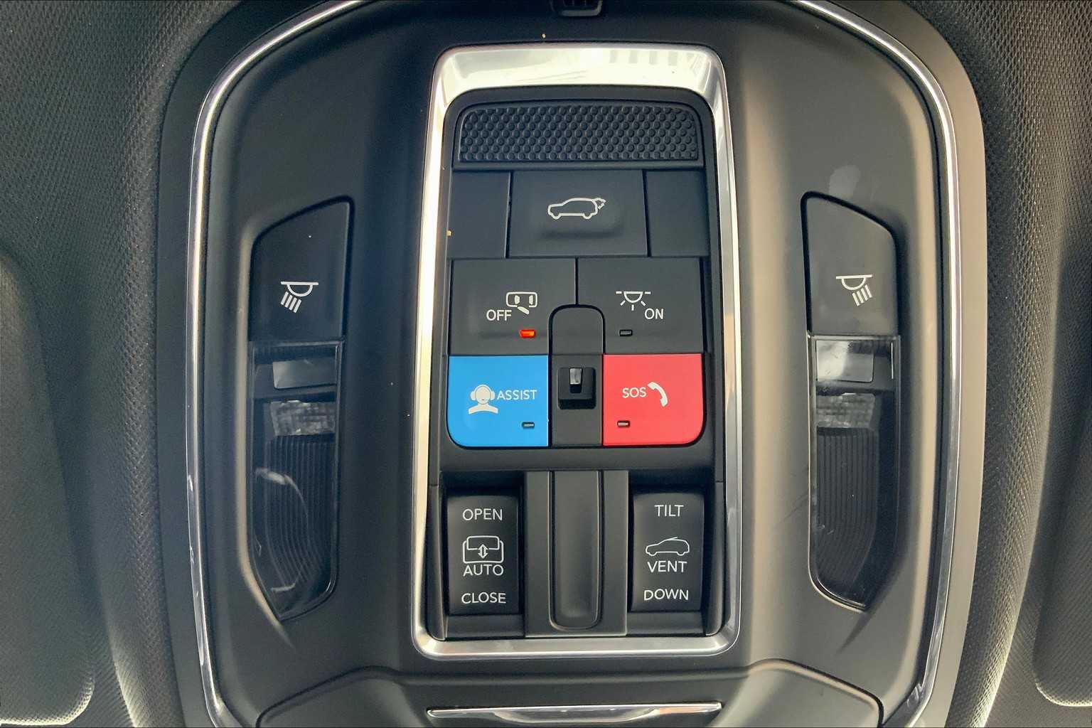2024 Jeep Grand Cherokee Laredo X photo 31
