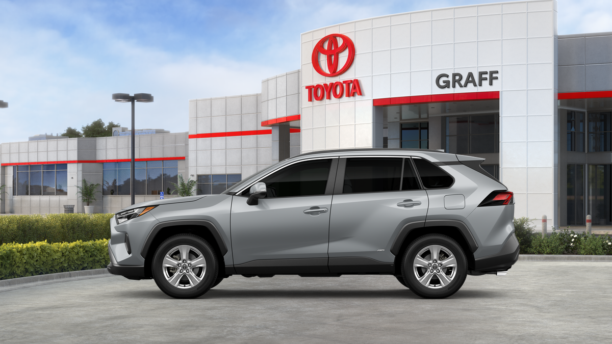 2025 Toyota RAV4 Hybrid XLE photo 4