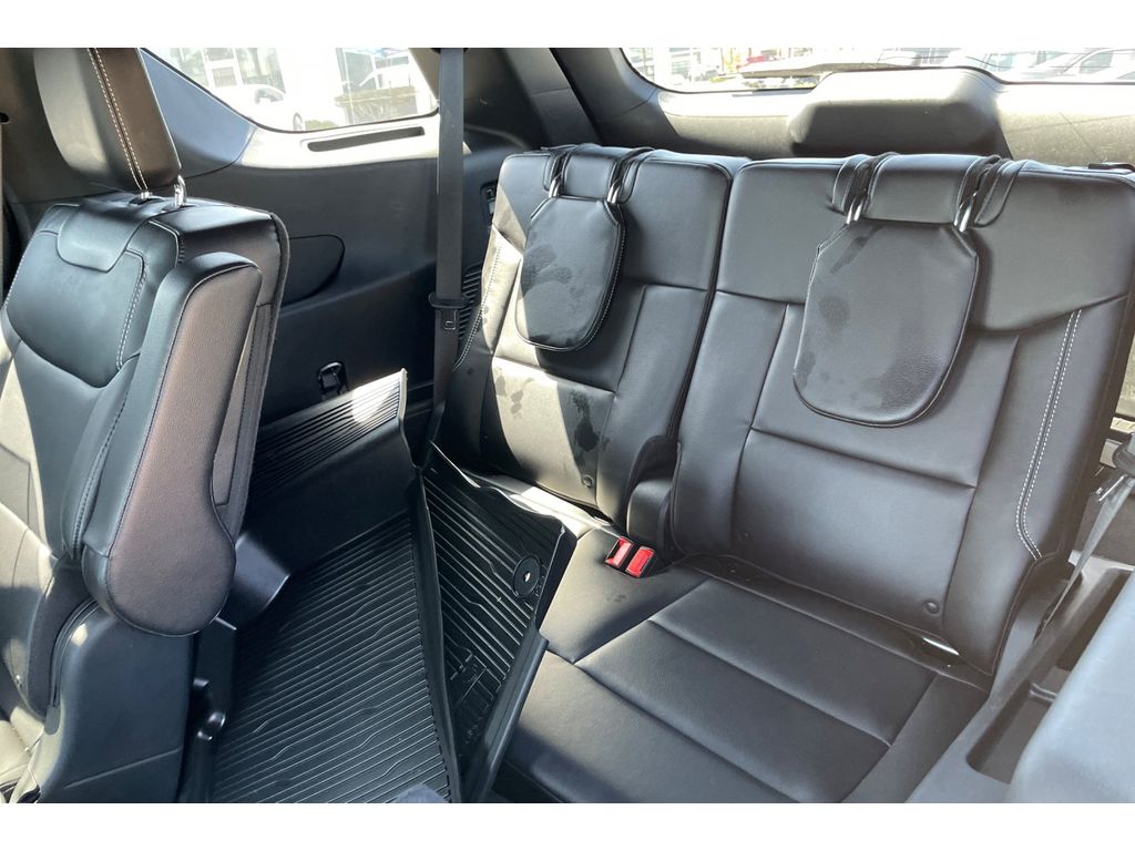 2023 Ford Explorer ST photo 17