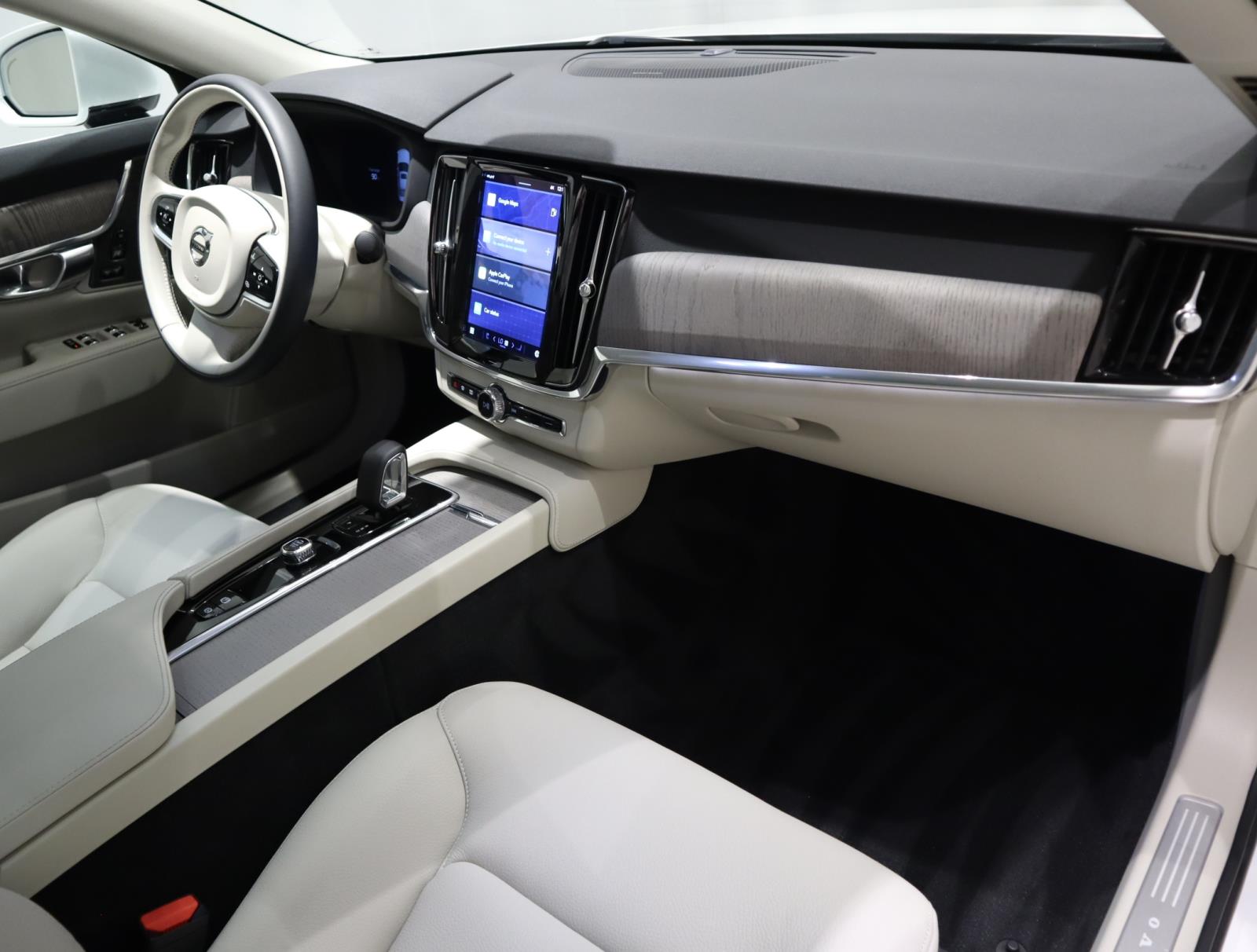 2025 Volvo S90 Plus photo 14