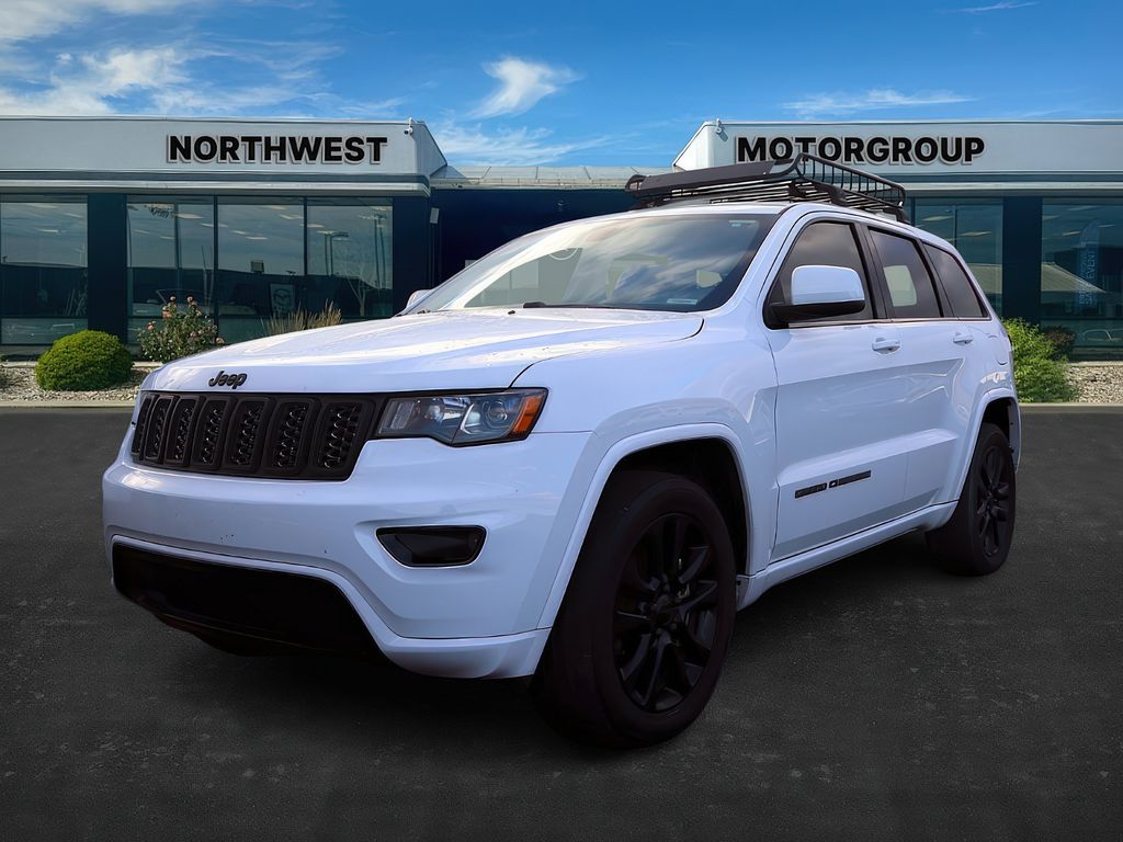 2021 Jeep Grand Cherokee Laredo photo 2