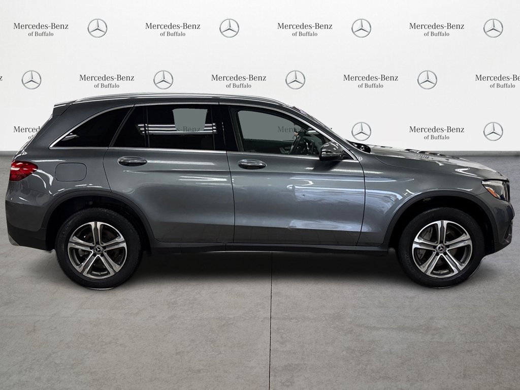 2018 Mercedes Benz GLC 300 4MATIC photo 3