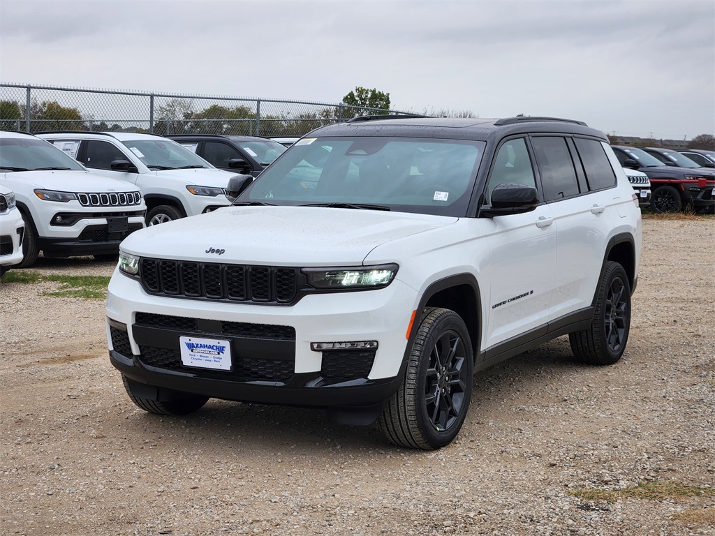 2025 Jeep Grand Cherokee Limited photo 2