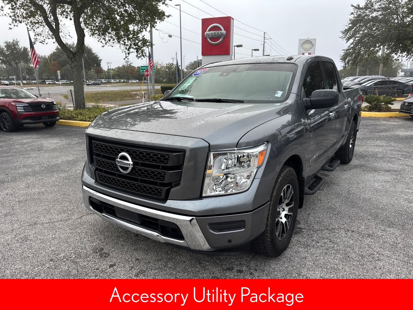 2021 Nissan Titan SV photo 2