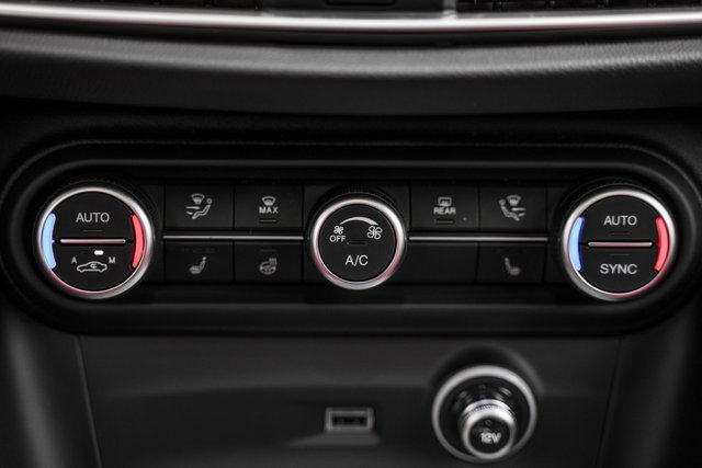2025 Alfa Romeo Stelvio Sprint Base photo 26