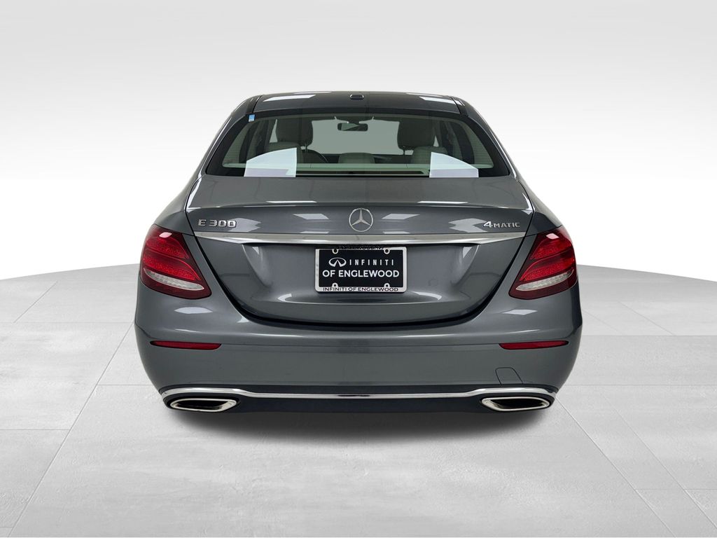 2019 Mercedes Benz E 300 4MATIC photo 4