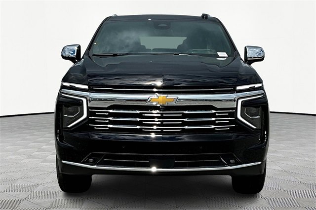 2025 Chevrolet Suburban Premier photo 2