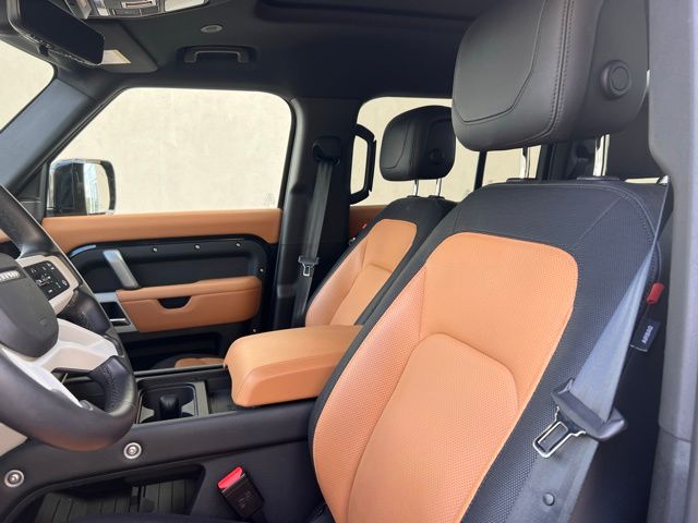 2024 Land Rover Defender 110 X-Dynamic SE photo 4