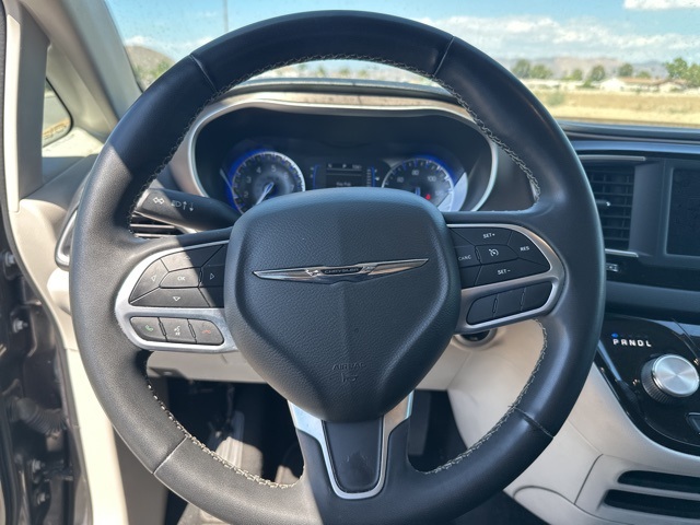 2022 Chrysler Voyager LX photo 11