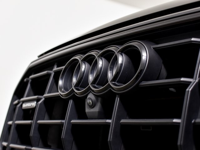 2022 Audi Q8 55 Premium photo 4