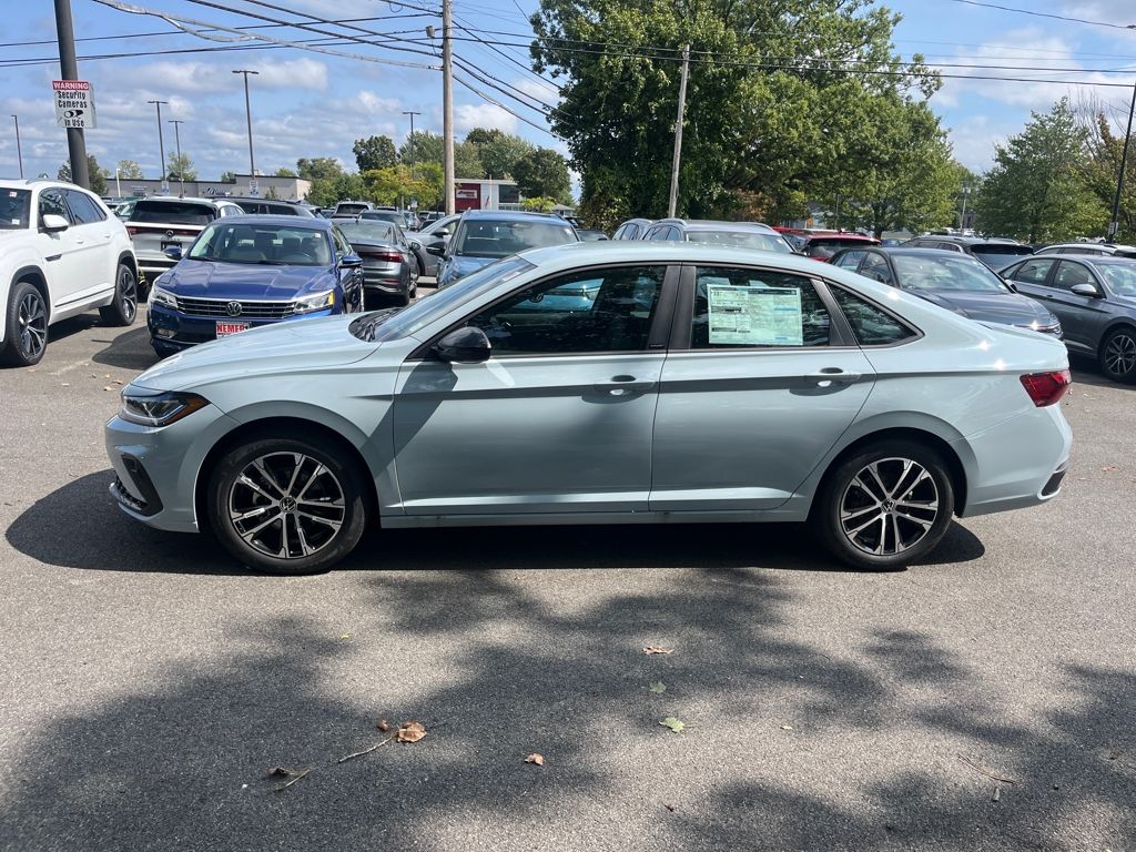 2025 Volkswagen Jetta 1.5T Sport photo 4