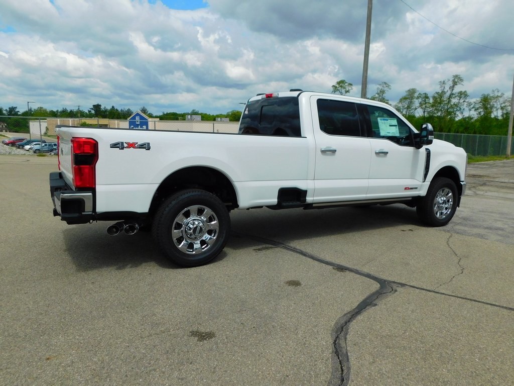 2025 Ford F-350 photo 3