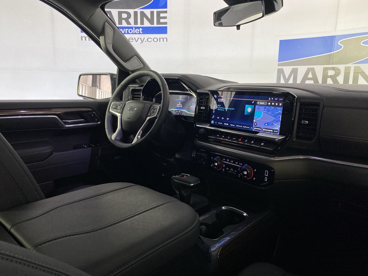 2025 Chevrolet Silverado 1500 RST photo 17