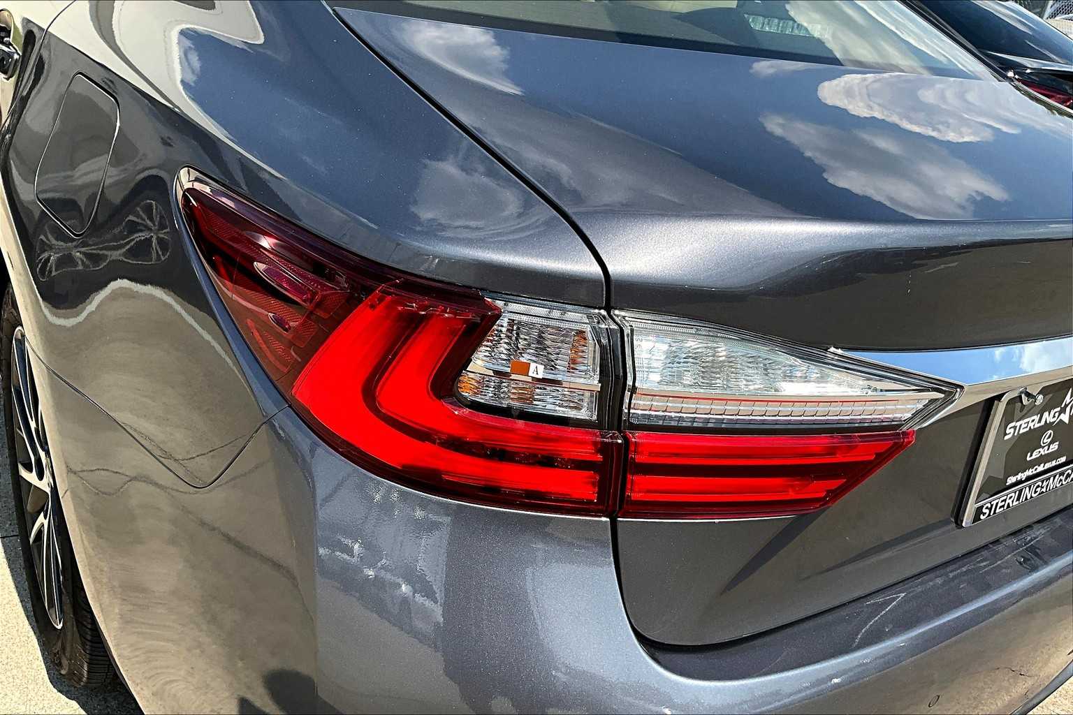 2016 Lexus ES 350 photo 25