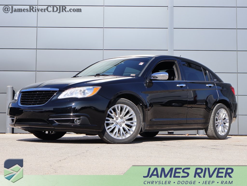 2012 Chrysler 200 Limited's photo